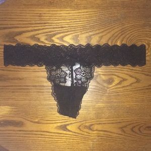 Victoria’s Secret PINK large black lace THONG NWT